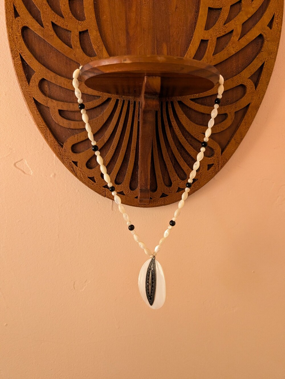 Vintage Karla Jordan Mother Of Pearl Beaded Necklace